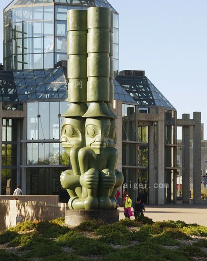 加拿大渥太华广场图腾(canada-ottawa-place-totem)