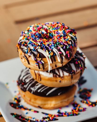 加料甜甜圈(doughnut with toppings)