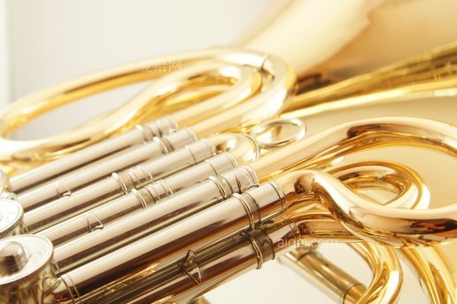 法国喇叭管乐器(french-horn-wind-instrument)