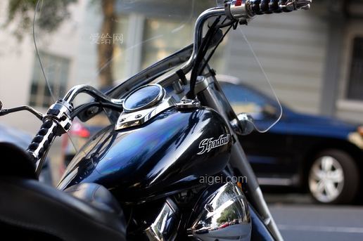 focus photography of cruiser motorcycle)